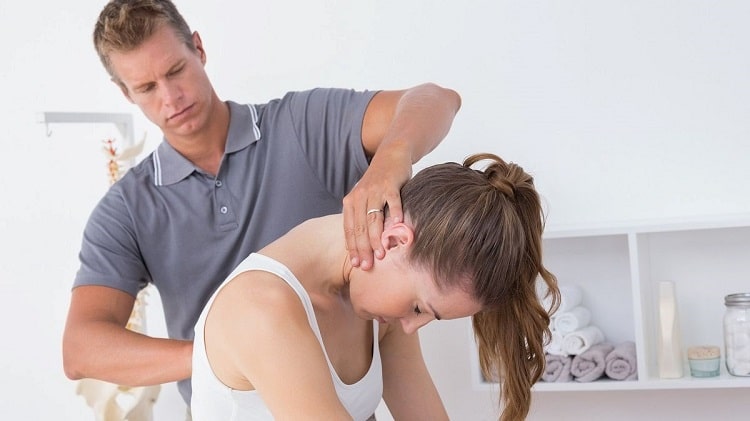چه زمانی جهت درمان گردن درد به پزشک مراجعه کنیم؟
